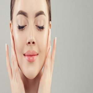 راه‌های افزایش روشنایی پوست صورت با استفاده از محصولات آرایشی