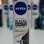 اسپری زنانه نیوا بلک اند وایت اینویزیبل سیلکی اسموت Nivea Black White Silky Smooth Spray